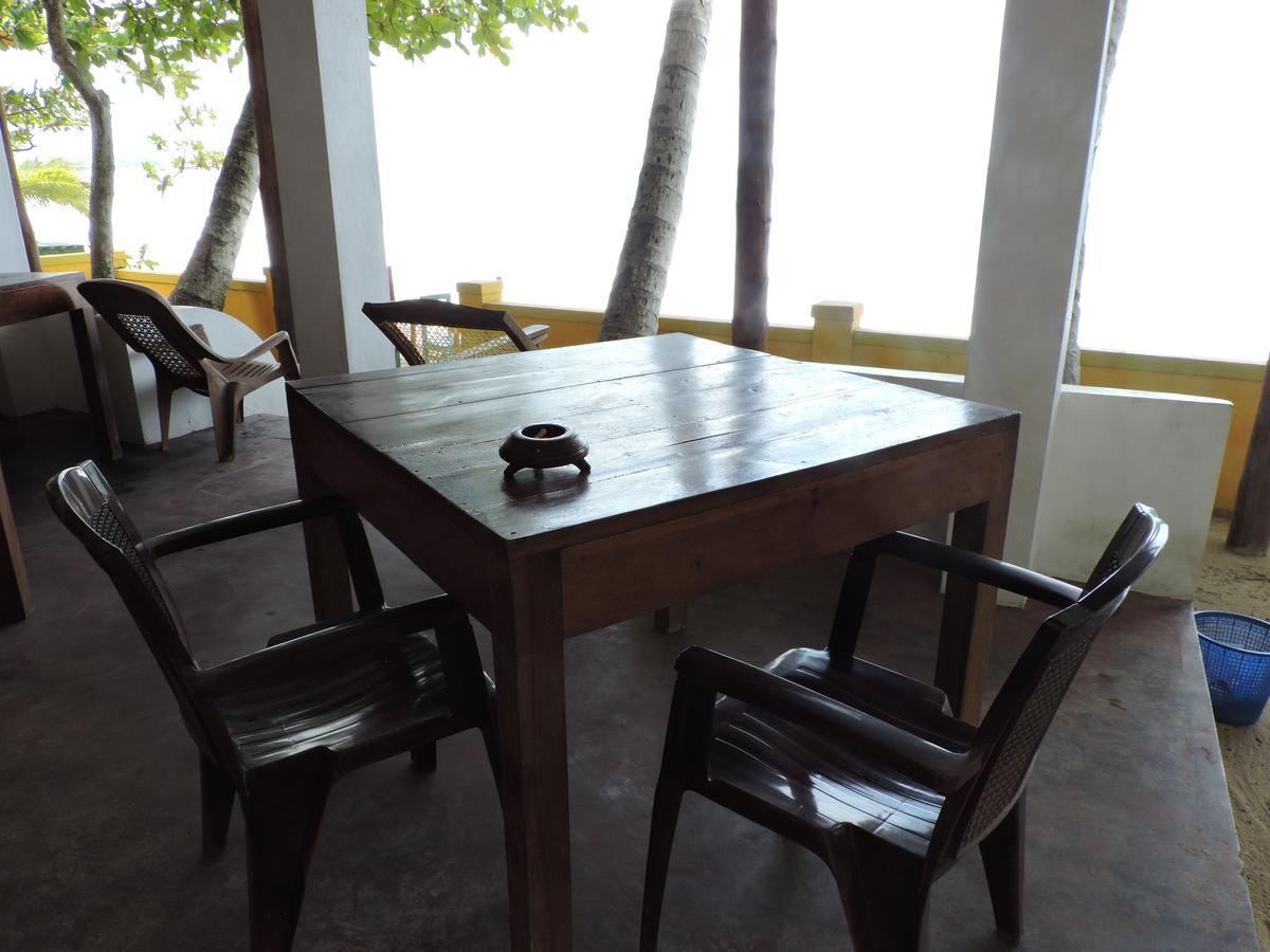 Reggae Zone Beach Resort Tangalle Esterno foto